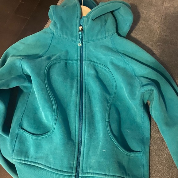 Lulu lemon sweater - Picture 3 of 3